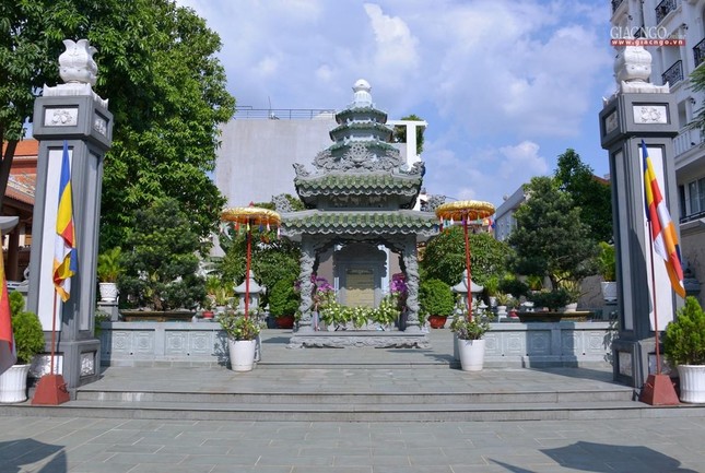 Bảo tháp Pháp Lạc - nơi lưu giữ nhục thân của Trưởng lão Hòa thượng trong khuôn viên thiền viện Vạn Hạnh Bảo tháp Pháp Lạc - nơi lưu giữ nhục thân của Trưởng lão Hòa thượng trong khuôn viên thiền viện Vạn Hạnh