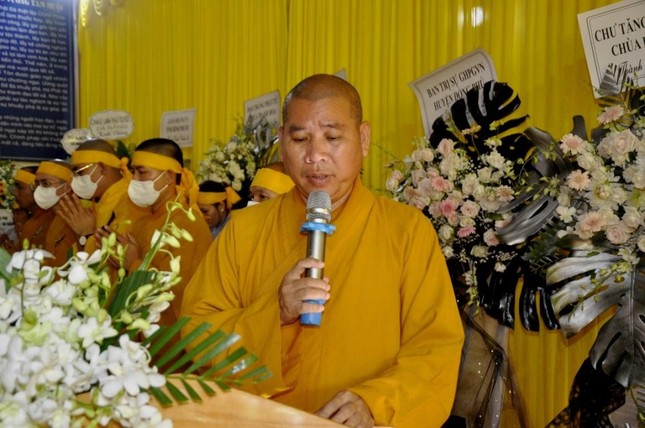 Đai đức Thích Minh Hậu phát biểu cảm tạ