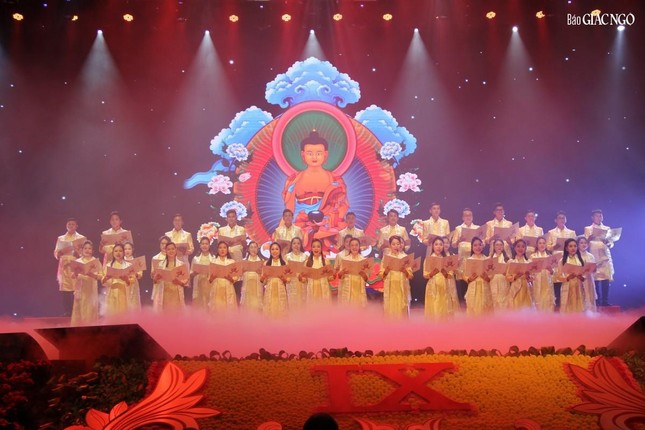 Chương trình biểu diễn nghệ thuật được dàn dựng công phu