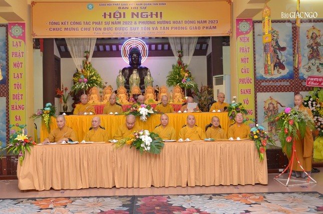 Chư tôn đức chứng minh và chủ tọa hội nghị