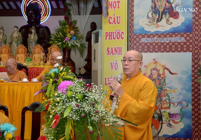 Thượng tọa Thích Đạt Đức phát biểu khai mạc
