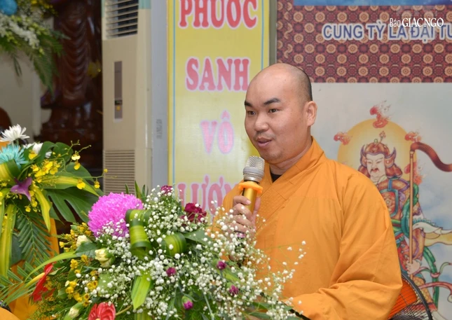 Đại đức Thích Quảng Hậu báo cáo và trình phương hướng năm 2023