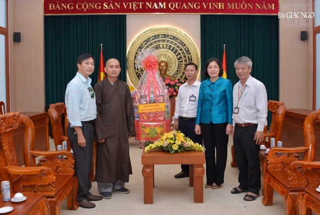 Chúc Tết tại UBND Q.3