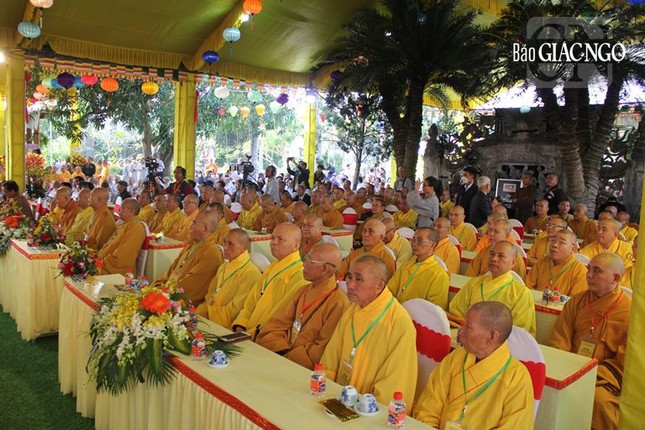 Chư Tăng tham dự lễ khai mạc