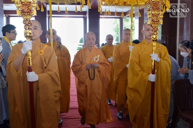 Cung nghinh Đức Pháp chủ quang lâm