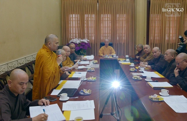 Phiên họp diễn ra tại phòng họp cơ sở I - thiền viện Vạn Hạnh sáng ngày 16-3