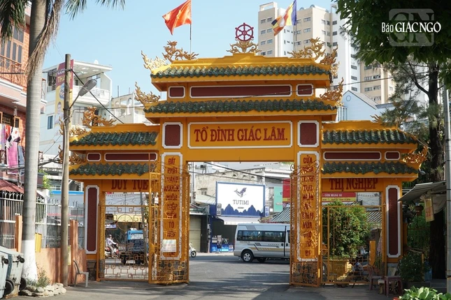 Ngôi tổ đình vẫn yên bình giữa trung tâm thành phố nhộn nhịp