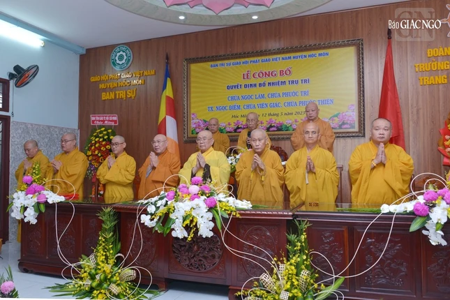 Chư tôn giáo phẩm chứng minh