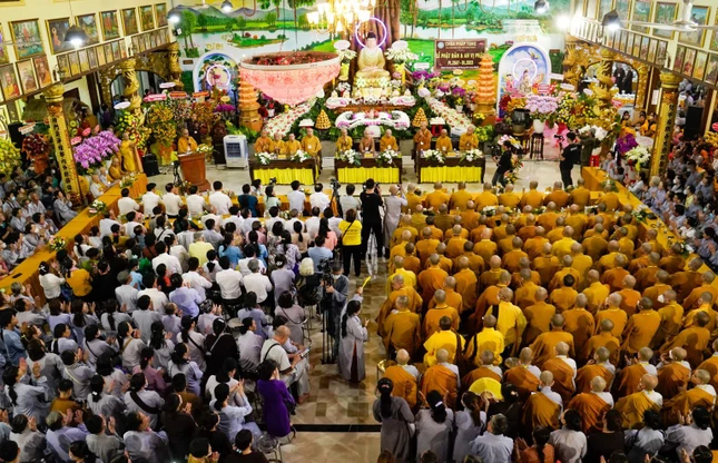 Quang cảnh Đại lễ Phật đản Phật lịch 2567 tại chùa Pháp Tạng