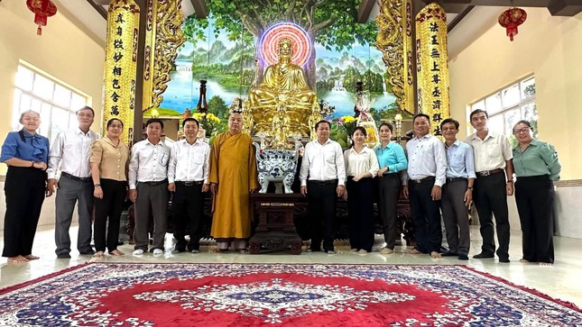 Lãnh đạo H.Bình Chánh thăm chùa Pháp Chơn do Thượng tọa Thích An Trung trụ trì