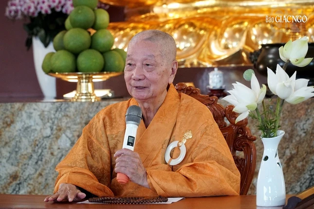 Trưởng lão Hòa thượng Thích Trí Quảng, Pháp chủ GHPGVN ban huấn từ