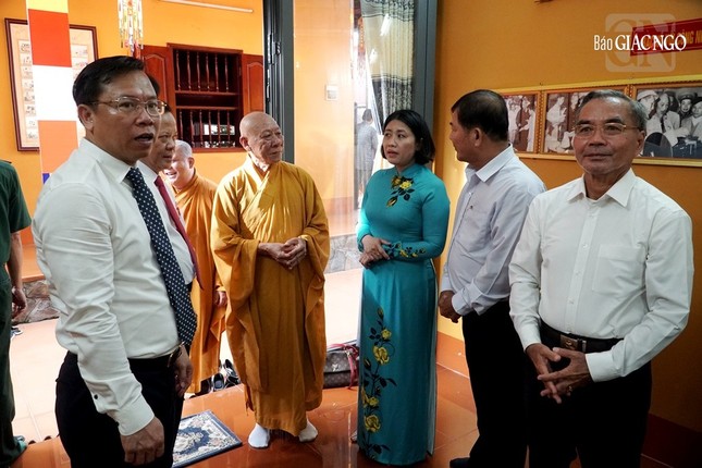 Tham quan không gian văn hóa Hồ Chí Minh tại Văn phòng Ban Trị sự GHPGVN quận Bình Tân