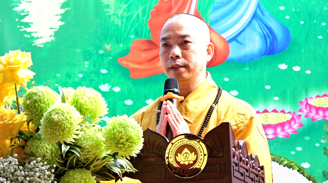 Thượng tọa Thích Quang Thạnh tuyên đọc Thông điệp Đại lễ Phật đản Phật lịch 2567 của Đức Pháp chủ GHPGVN