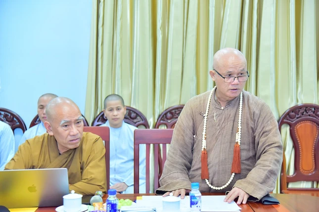 Thượng tọa Thích Giác Dũng, Phó Viện trưởng kiêm Trưởng khoa Luật học Phật giáo phát biểu Thượng tọa Thích Giác Dũng, Phó Viện trưởng kiêm Trưởng khoa Luật học Phật giáo phát biểu