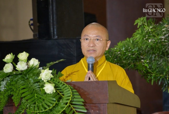 Thượng tọa Thích Nhật Từ báo cáo đề dẫn