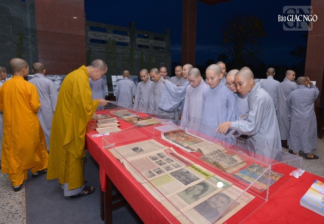 Tăng, Ni tìm hiểu các tư liệu báo chí về Pháp nạn năm 1963