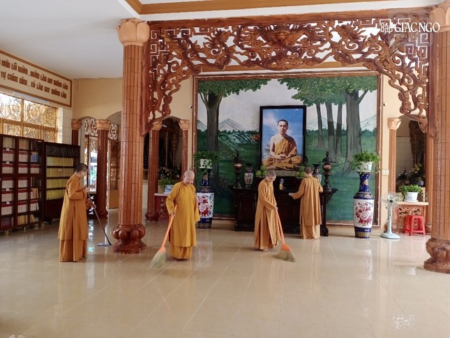 Mỗi người một việc theo sự phân công của Ban Chức sự Mỗi người một việc theo sự phân công của Ban Chức sự