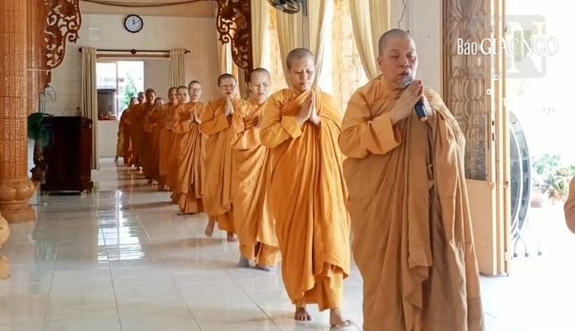 Cùng nhau kinh hành Cùng nhau kinh hành