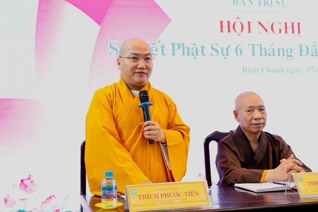 Thượng tọa Thích Phước Tiến, Phó ban Trị sự Phật giáo huyện đề xuất tổ chức hoạt động tại các đạo tràng