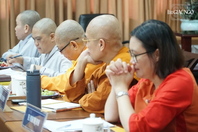 Giảng viên giảng dạy chương trình sau đại học