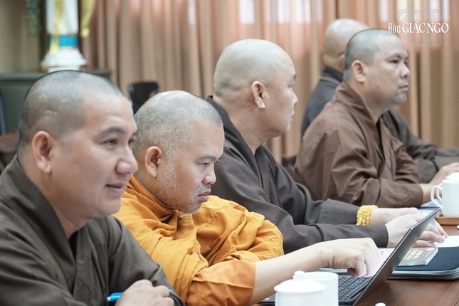 Chư tôn đức Phòng Sau đại học và lãnh đạo khoa