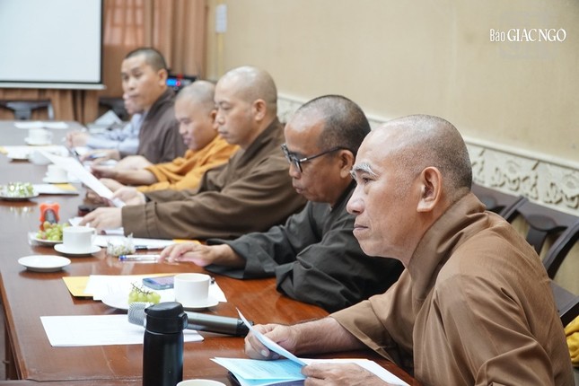 Chư tôn đức Phó Viện trưởng và lãnh đạo các phòng, ban