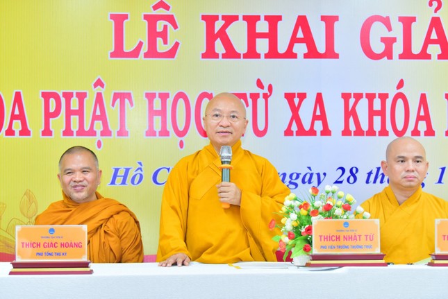 Thượng tọa Thích Nhật Từ phát biểu chỉ đạo