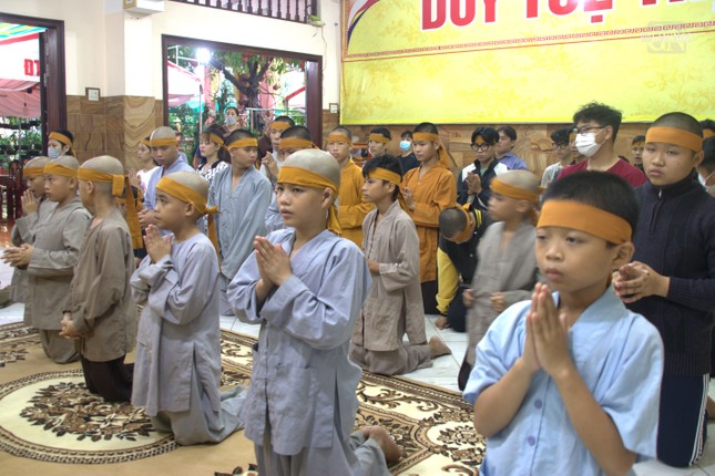 Các em nhỏ tại Mái ấm Từ Hạnh vẫn hồn nhiên chưa ý thức được người bảo bọc mình đã ra đi