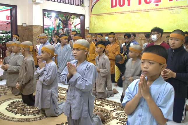 Các em nhỏ tại Mái ấm Từ Hạnh vẫn hồn nhiên chưa ý thức được người bảo bọc mình đã ra đi