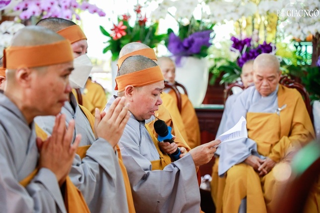 Sư cô Thích nữ Trung Phước ngậm ngùi dâng lời tưởng niệm