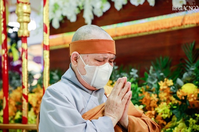 Xúc động trước giờ di quan