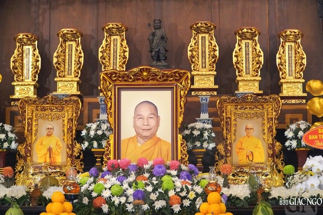 Di ảnh cố Hòa thượng Thích Huệ Thới tại tổ đường tổ đình Ấn Quang