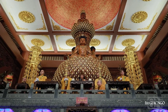 Giới đài viện Huệ Nghiêm hay còn gọi Giới đài viện Cam lộ - Phương đẳng, nơi trao truyền tịnh giới