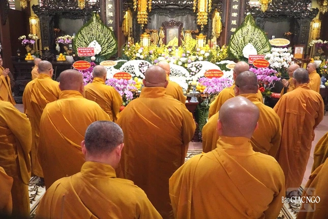 Quang cảnh buổi lễ tưởng niệm Trưởng lão Hòa thượng Thích Bửu Huệ vào chiều nay, 8-12 (26-10-Quý Mão) tại chùa Huệ Nghiêm