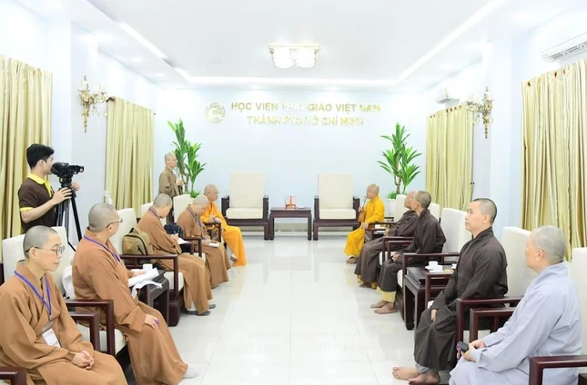 Quang cảnh buổi gặp mặt