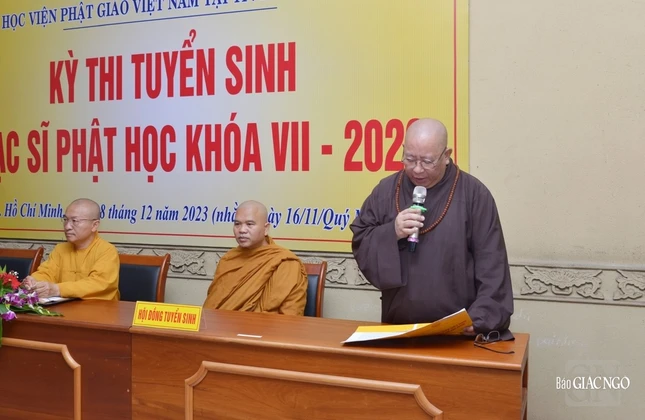 Thượng tọa Thích Đồng Văn phổ biến Nội quy kỳ thi Thượng tọa Thích Đồng Văn phổ biến Nội quy kỳ thi