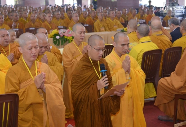 Tiến sĩ Thích Định Phúc phát biểu tri ân