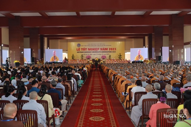 Lễ tốt nghiệp diễn ra tại đại giảng đường Minh Châu - cơ sở II Học viện Phật giáo VN tại TP.HCM Lễ tốt nghiệp diễn ra tại đại giảng đường Minh Châu - cơ sở II Học viện Phật giáo VN tại TP.HCM