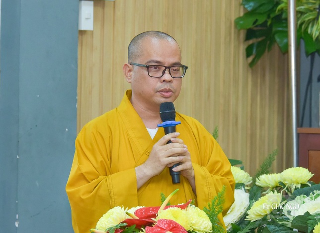 Đại đức Thích Thiện Châu trình bày phương hướng của Ban Kiểm soát T.Ư