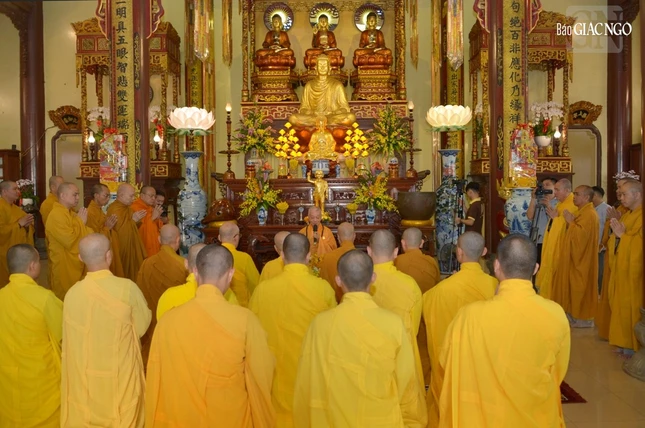 Môn hạ tổ đình Tường Vân (Huế) và thiền viện Vạn Hạnh (TP.HCM) đón nhận lời chỉ dạy