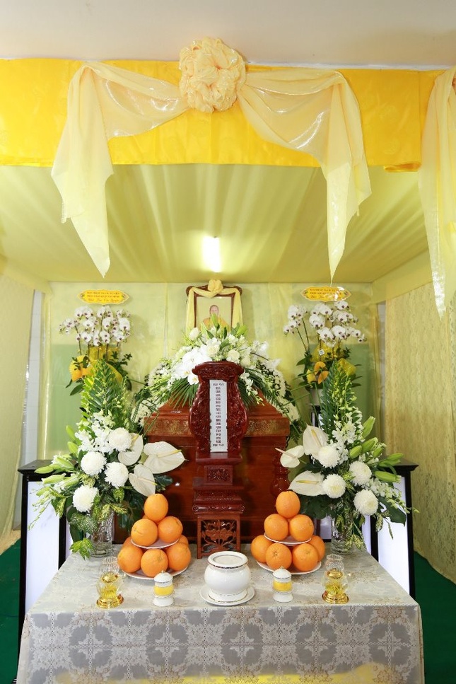 Giác linh đường, nơi an trí kim quan Ni trưởng Thích nữ Như Khai Giác linh đường, nơi an trí kim quan Ni trưởng Thích nữ Như Khai