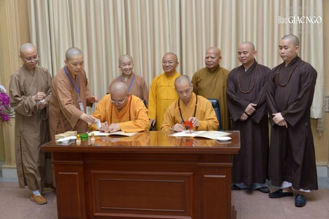 Hai bên cùng ký kết bản ghi nhớ về việc hợp tác và đào tạo