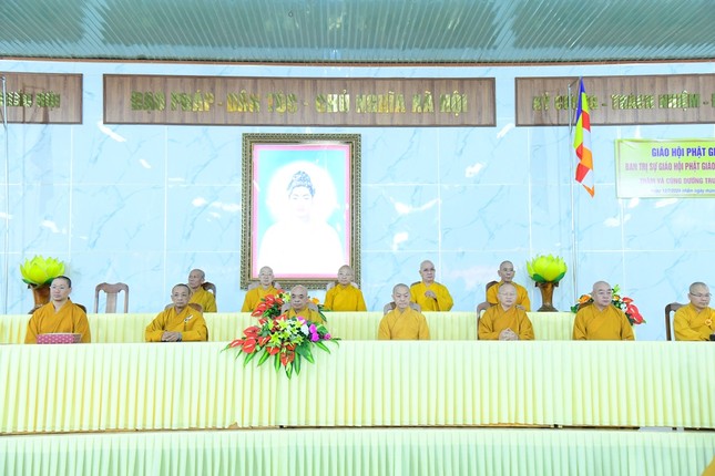 Đoàn Ban Trị sự GHPGVN TP.HCM thăm hạ trường chùa Pháp Thành