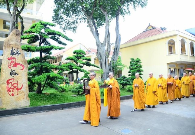 Cung đón chư tôn đức đoàn Ban Trị sự GHPGVN TP.HCM quang lâm hạ trường