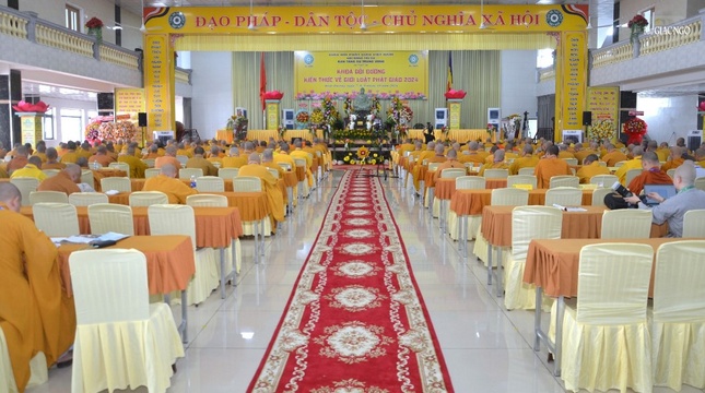 Khóa bồi dưỡng kiến thức về Giới luật Phật giáo 2024 tổ chức tại hội trường Trung tâm Văn hóa Phật giáo tỉnh Bình Dương