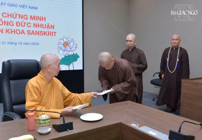 Đức Pháp chủ quang lâm trao học bổng Đức Nhuận cho Tăng Ni sinh viên khoa Phật học Sanskrit ảnh 3