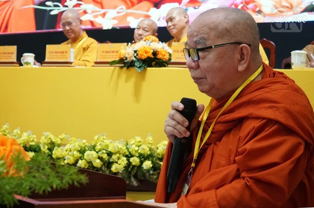 Hòa thượng Thích Thiện Tâm phát biểu tham luận