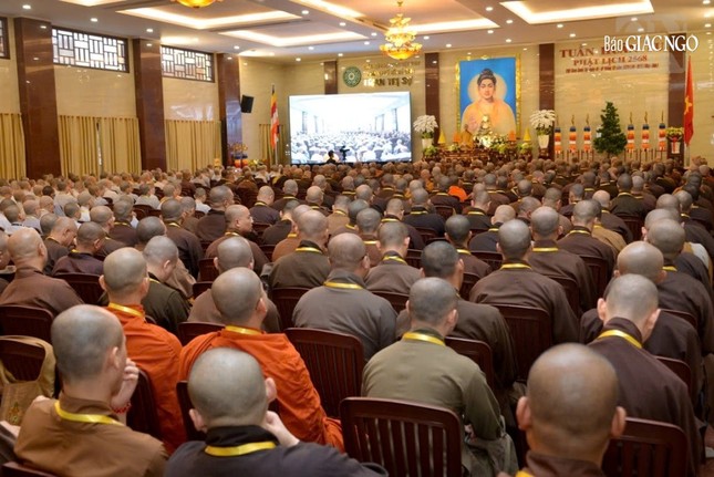 Quang cảnh buổi sinh hoạt chuyên đề về "Quy chế hoạt động Ban Tăng sự T.Ư", sáng nay, 5-12