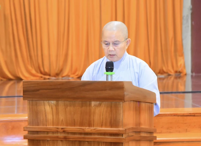 Ni sư Thích nữ Như Nguyệt, Giám đốc Trung tâm Nghiên cứu Nữ giới Phật giáo phát biểu khai mạc Ni sư Thích nữ Như Nguyệt, Giám đốc Trung tâm Nghiên cứu Nữ giới Phật giáo phát biểu khai mạc
