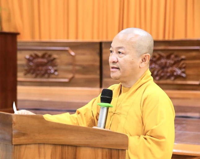 Thượng tọa Thích Nhật Từ phát biểu định hướng Thượng tọa Thích Nhật Từ phát biểu định hướng
